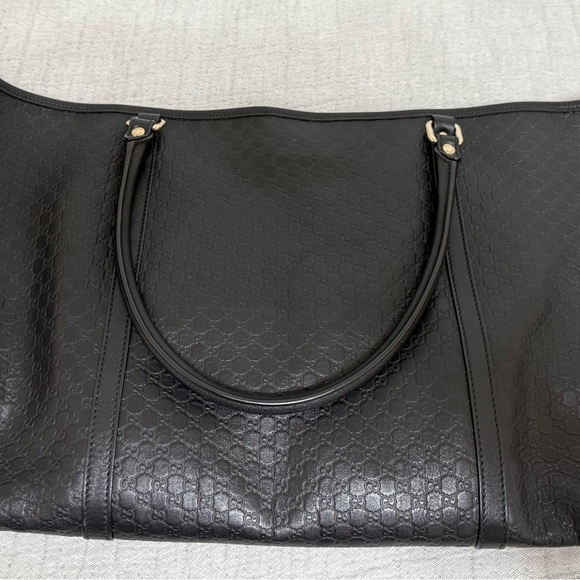 Gucci Black Textured Leather Handbag - Picture 12 of 13